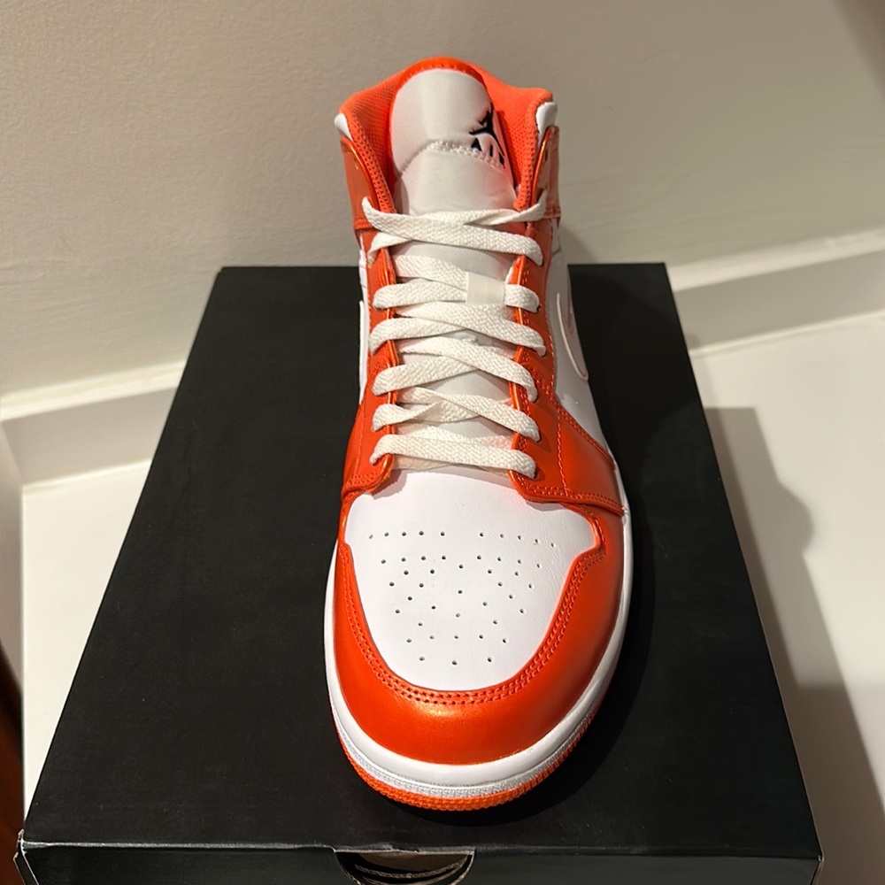 Air Jordan 1 mid SE